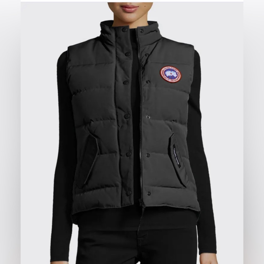 Nwot women’s CANADA GOOSE
Freestyle Puffer Vest